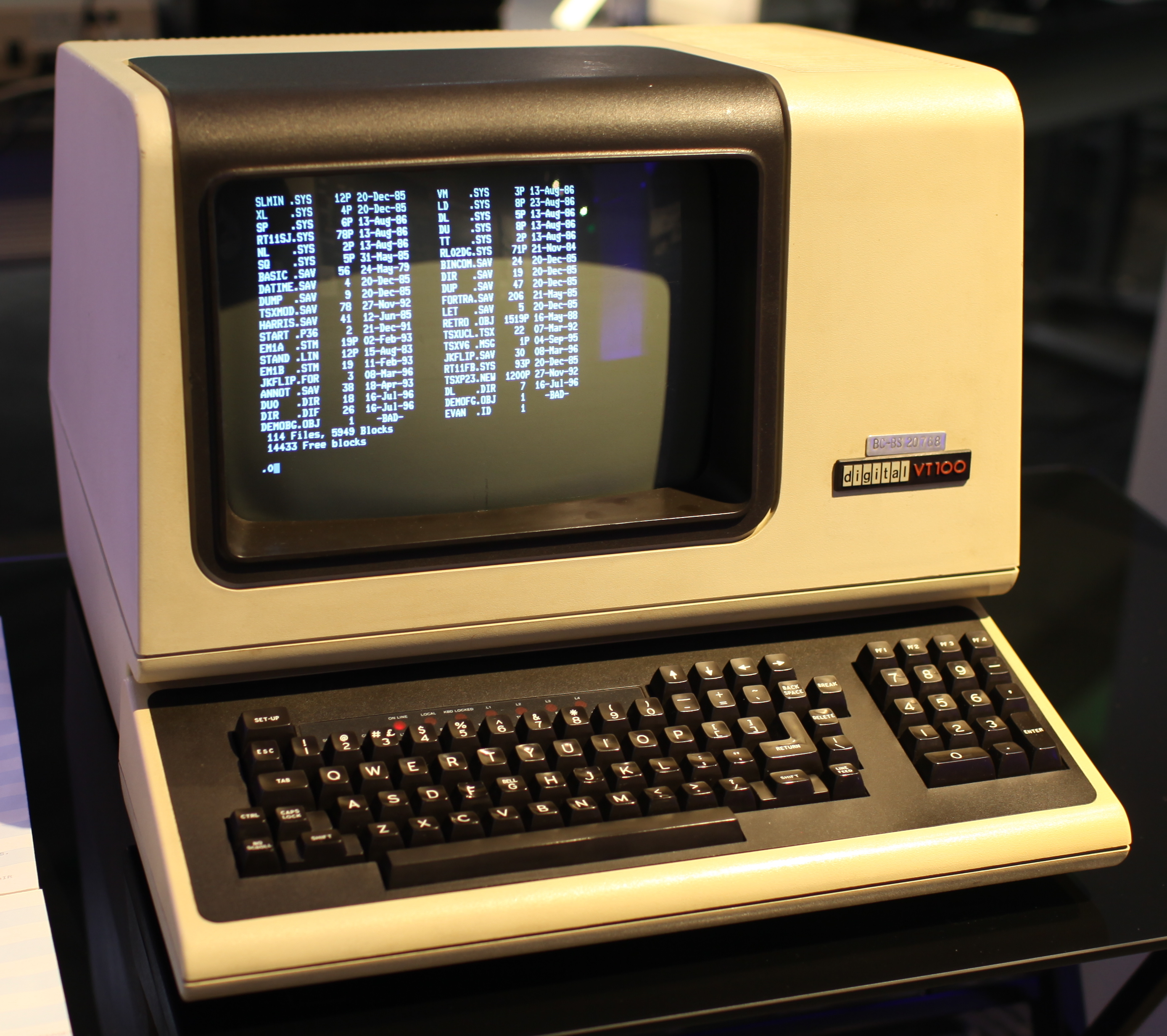 https://commons.wikimedia.org/wiki/File:DEC_VT100_terminal.jpg