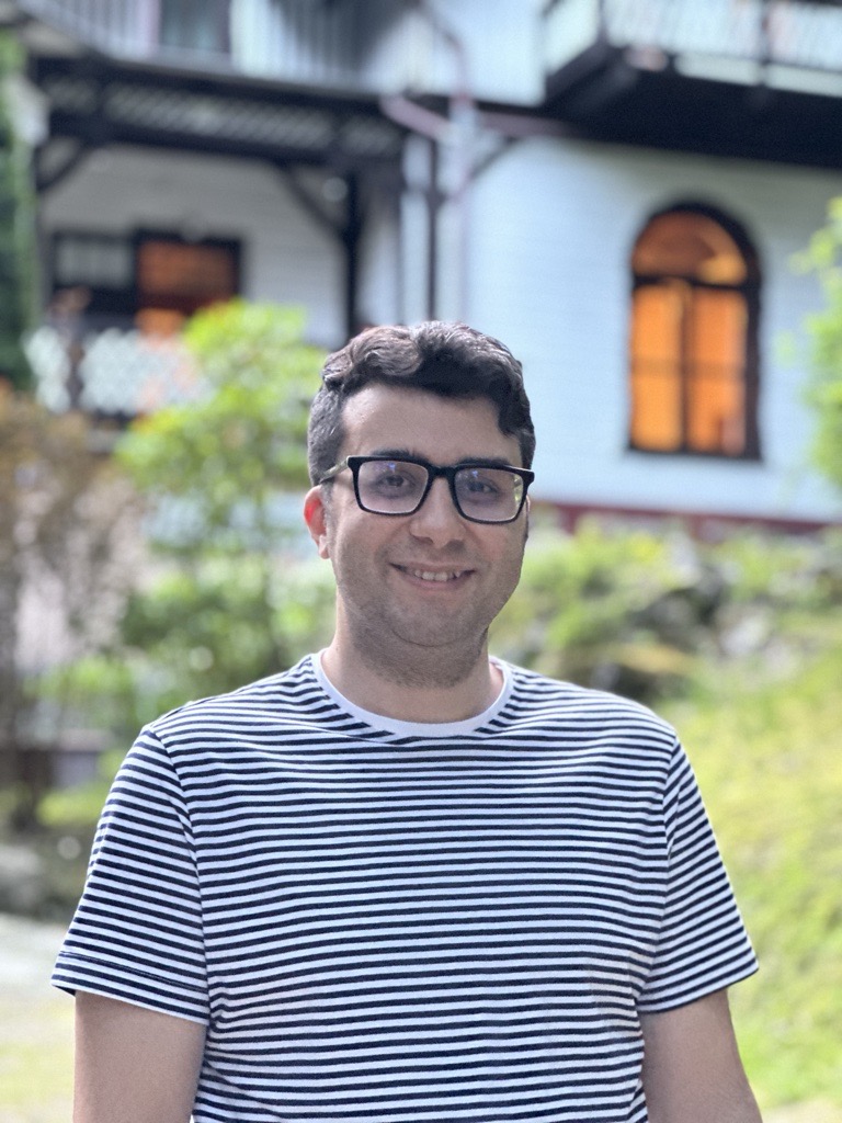 A portrait photo of Reza Hakimazar.